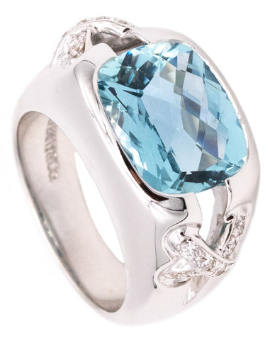 *Tiffany & Co. by Donald Claflin Cocktail ring in 18 kt gold with 6.06 Cts in aquamarine and diamonds