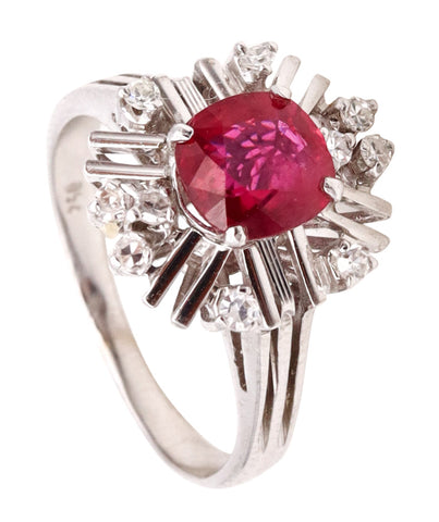 *European 1960 Mid-century cluster ring in 18 kt white gold with 1.26 Cts in diamonds & ruby