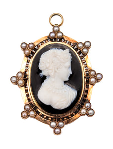 Victorian 1870 Etruscan Revival Agate Cameo Pendant In 15Kt Yellow Gold With Pearls