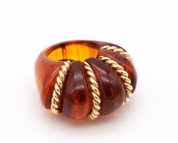 Seaman Schepps 1950 New York Very Rare 18Kt Gold Wired Ring Carved In Amber