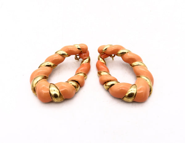 French 1970 Modernism Clip Hoop Earrings In Solid 18Kt Yellow Gold With Coral Enamel