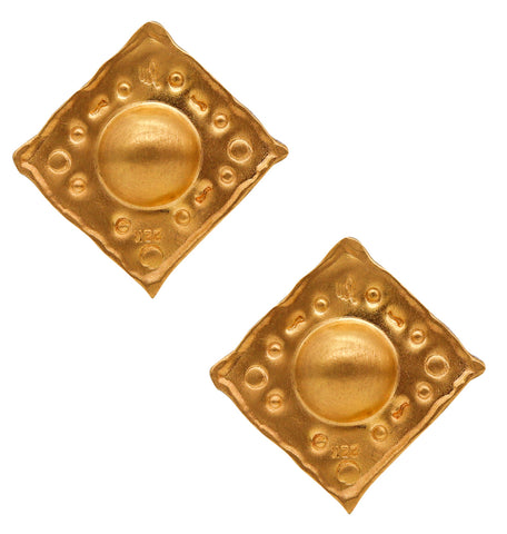 -Jean Mahie Paris Artistic Vintage Squared Clips Earrings in Textured 22Kt Yellow Gold