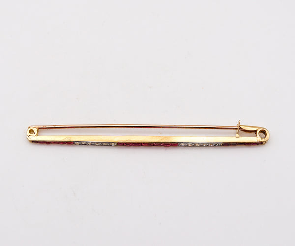 French 1920 Art Deco Bar Brooch In 18Kt Gold With 2.93 Cts In Burmese Rubies And Diamonds