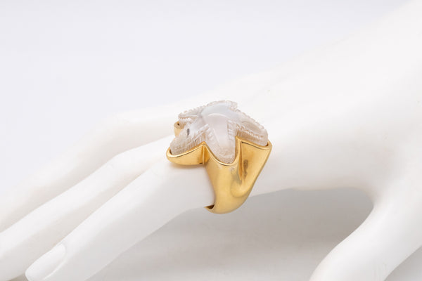 *Valentin Magro 18 kt gold cocktail ring with 28 cts of rock quartz starfish