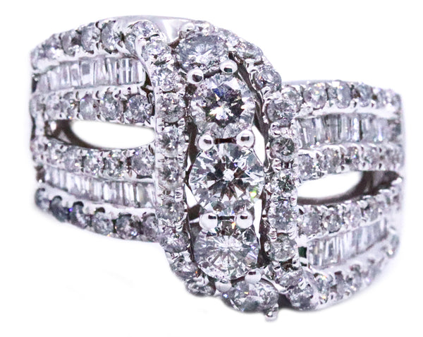 MODERN 2.65 CTW DIAMONDS 14 KT GOLD RING