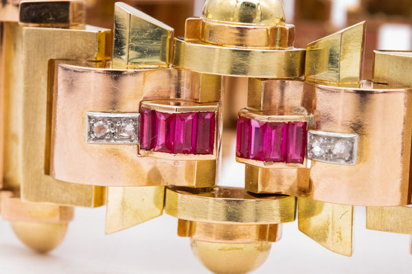 FRENCH ART DECO 1930'S TANK BRACELET IN 18 KT GOLD WITH 2.88 Ctw IN DIAMONDS & RUBY