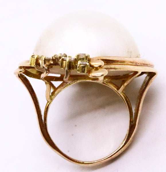 MID CENTURY 14 KT GOLD JUMBO MOBE PEARL & DIAMONDS RING