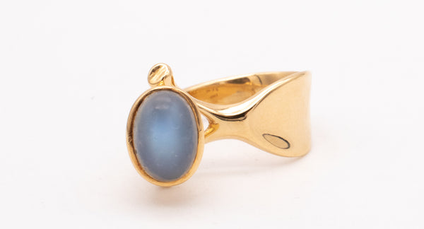 GEORG JENSEN 1960 BY VIVIANNA TORUN 18 KT GOLD RING WITH CAT'S EYE MOONSTONE