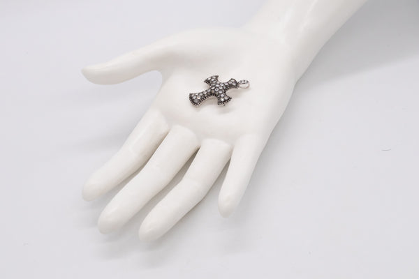 *Mouawad designer cross in 18 kt white gold with 1.29 Ctw in diamonds