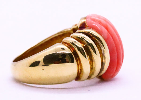 ALMOND SHAPE RED CORAL 18 KT RETRO RING