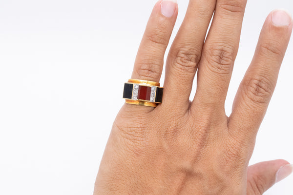 German 1970 Modernist Ring In 18Kt Yellow Gold With Diamonds Carnelian And Onyx