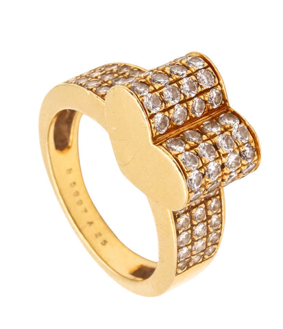 *Van Cleef & Arpels Paris Heart shaped ring in 18 kt yellow gold with 1.56 Cts in diamonds