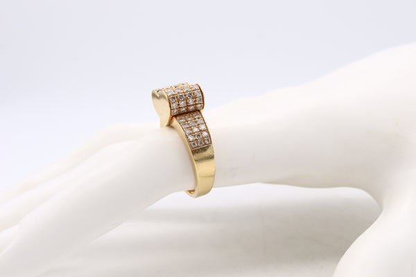 *Van Cleef & Arpels Paris Heart shaped ring in 18 kt yellow gold with 1.56 Cts in diamonds