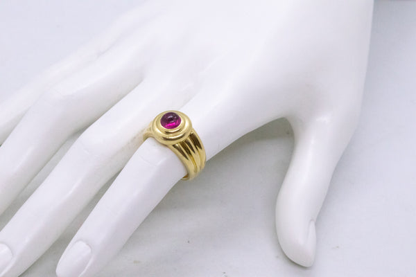 Van Cleef And Arpels Paris Classic Cocktail Ring In 18Kt Yellow Gold With Natural Pink Tourmaline
