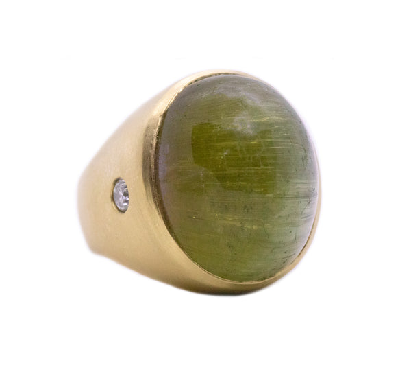 MASSIVE 18 KT GOLD RING WITH 39.35 Cts CAT'S EYE GREEN TOURMALINE