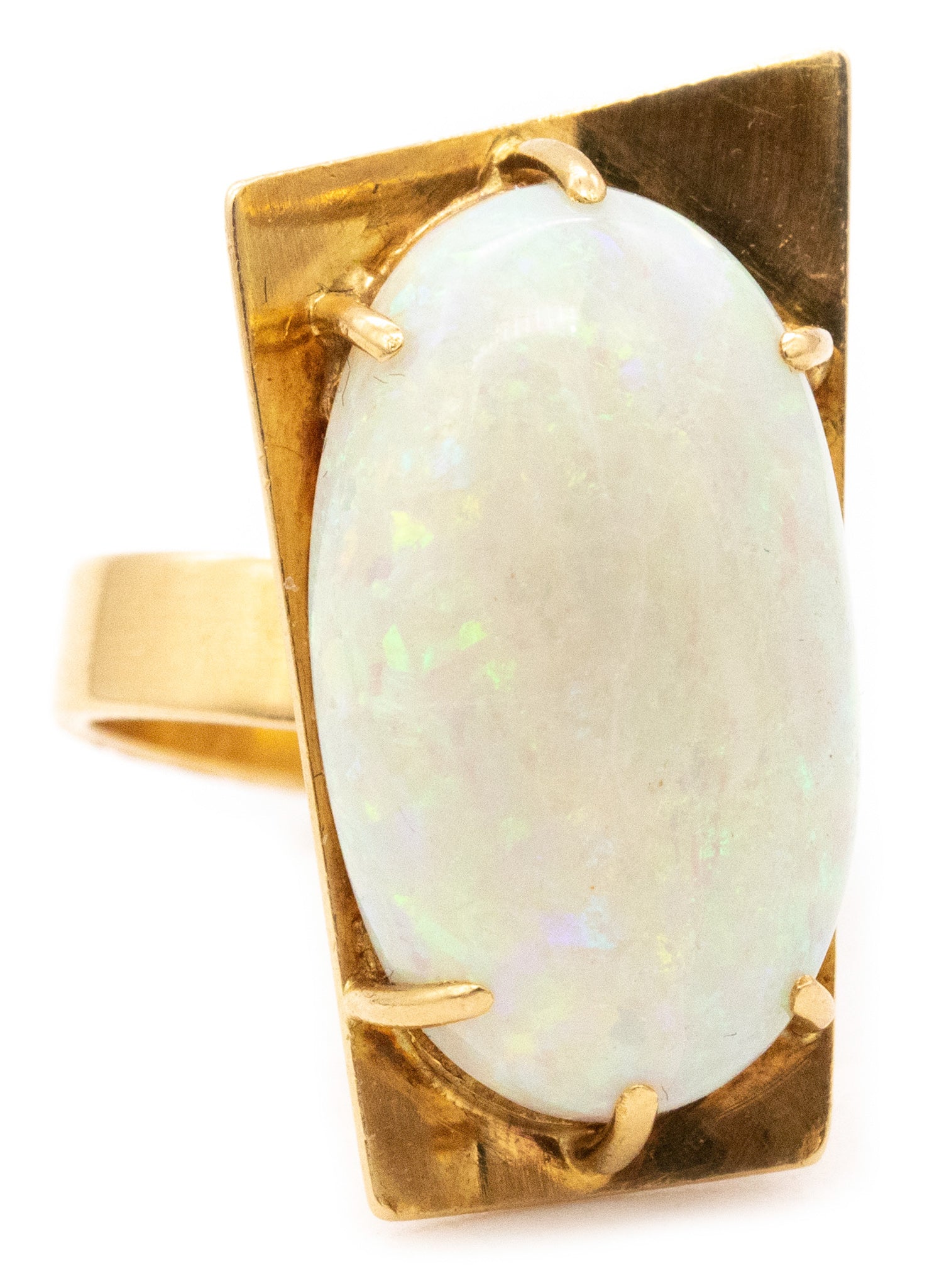 *Modernist geometric cocktail ring in 18 kt yellow gold with 10.86 Cts opal