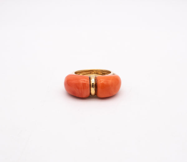 *Boucheron 1950 Paris by Andre Vassort Cocktail ring in 18 kt yellow gold with corals