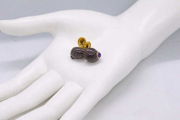 SEAMAN SCHEPPS, TRIANON 18 KT GOLD CUFFLINKS SHELL WITH AMETHYST