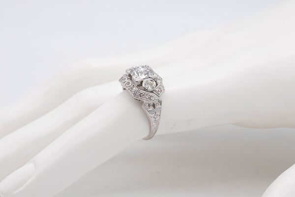 ART DECO ANTIQUE 1930'S PLATINUM ENGAGEMENT RING WITH 2.15 Ctw IN DIAMONDS