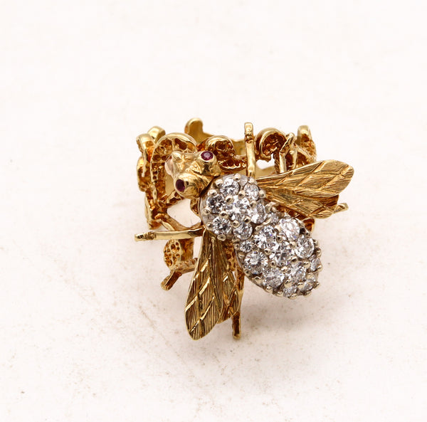 *Herbert Rosenthal 1960 Jeweled Bee convertible ring pin in 18 kt yellow gold with 1.14 Ct in VS diamonds