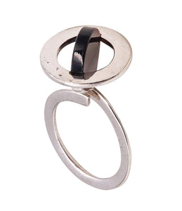 *Pierre Cardin Paris by Dinh Van sculptural spatial ring in 18 kt white gold with round onyx