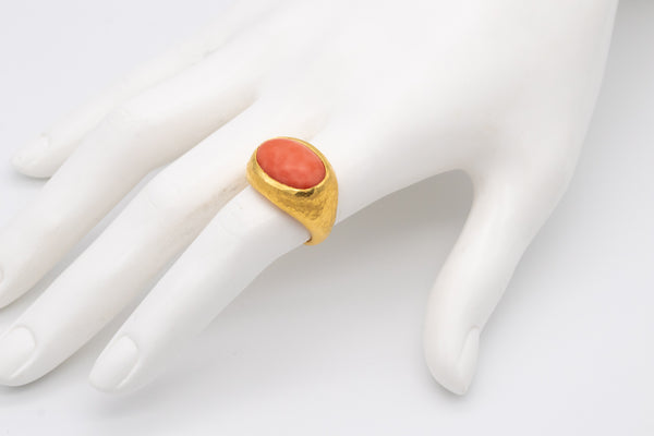 ARA 24 KT HAMMERED GOLD RING WITH CORAL CABOCHON