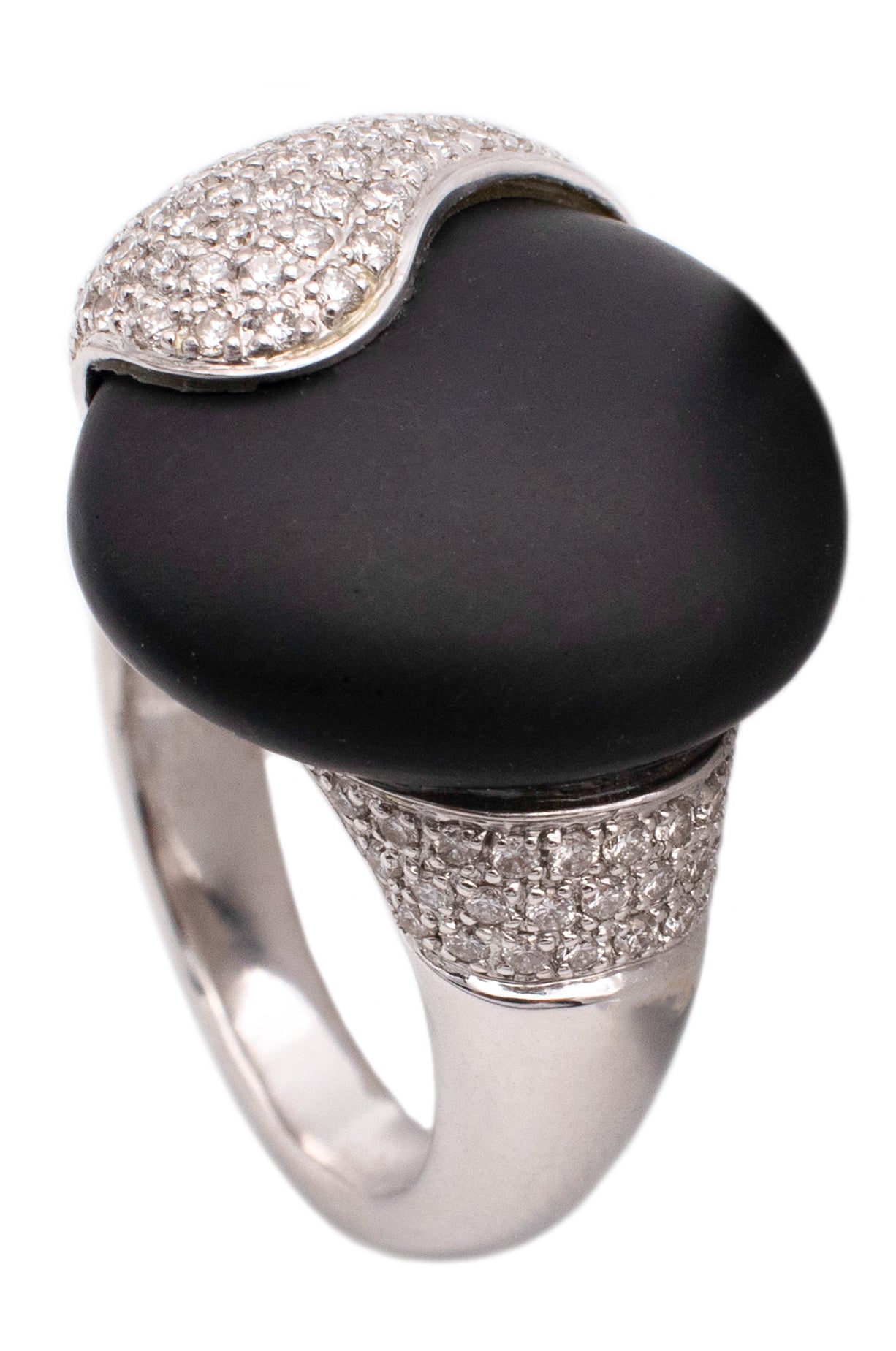 Meister Of Zurich 18Kt White Gold Ring With VS Diamonds And Frosted Black Onyx