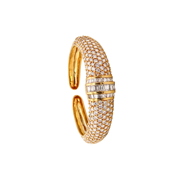 Exceptional Designer Modern Italian Bracelet In 18Kt Yellow Gold With 21.12 Cts In VS Diamonds