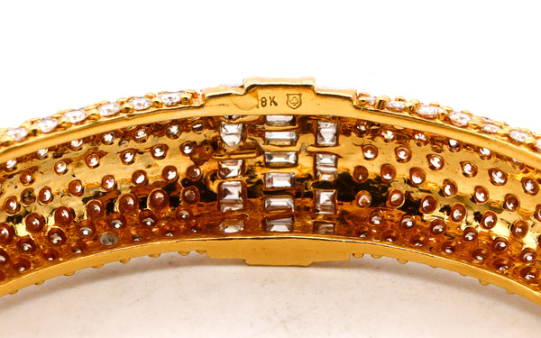 Exceptional Designer Modern Italian Bracelet In 18Kt Yellow Gold With 21.12 Cts In VS Diamonds