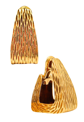 -Wander France 1960 Textured Rectangular Clips On Earrings In 18Kt Yellow Gold