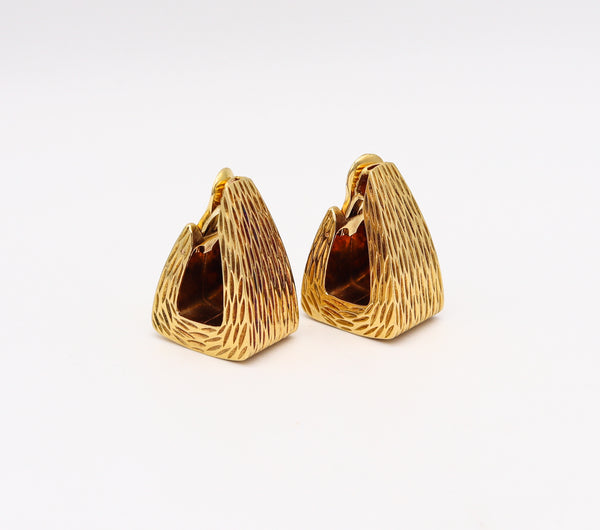 -Wander France 1960 Textured Rectangular Clips On Earrings In 18Kt Yellow Gold