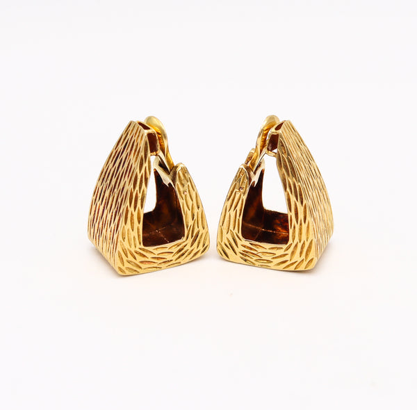 -Wander France 1960 Textured Rectangular Clips On Earrings In 18Kt Yellow Gold