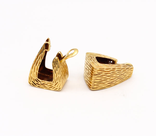 -Wander France 1960 Textured Rectangular Clips On Earrings In 18Kt Yellow Gold