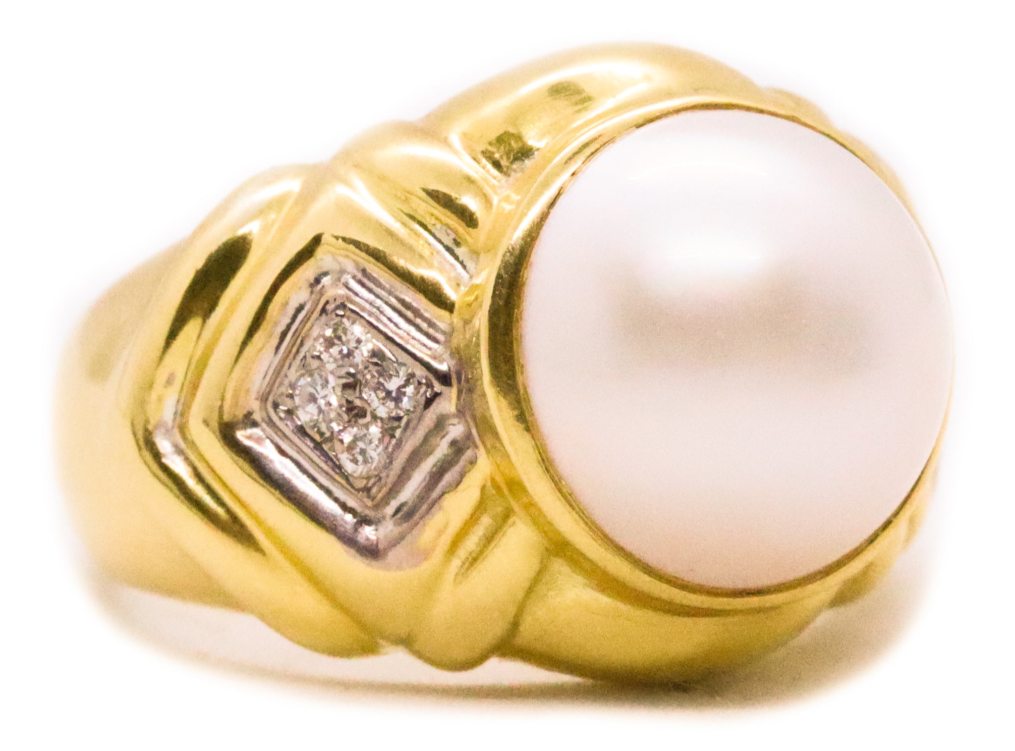 Italian Modern Cocktail Ring In 18Kt Yellow Gold With Diamonds And White Pearl