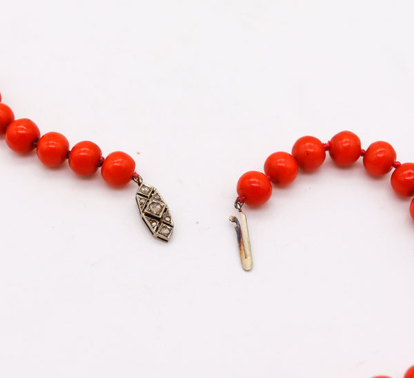 -Italian Art Deco 1930 Graduated Coral Beads Necklace Mount In 18Kt Yellow Gold