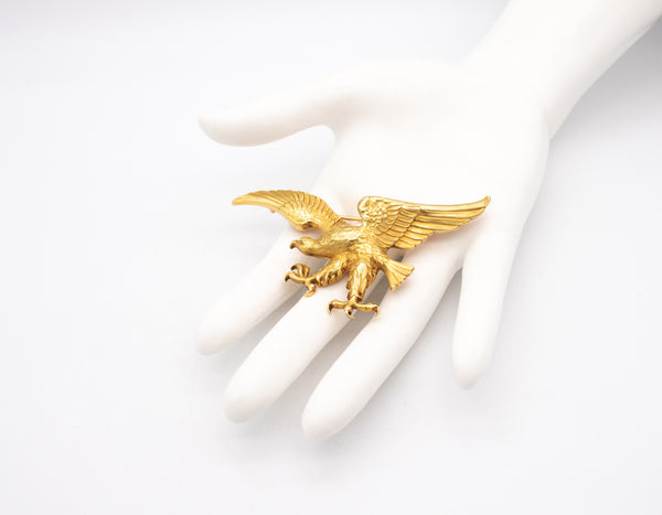 *Cartier 1940 Paris fabulous eagle brooch in textured 18 kt yellow gold