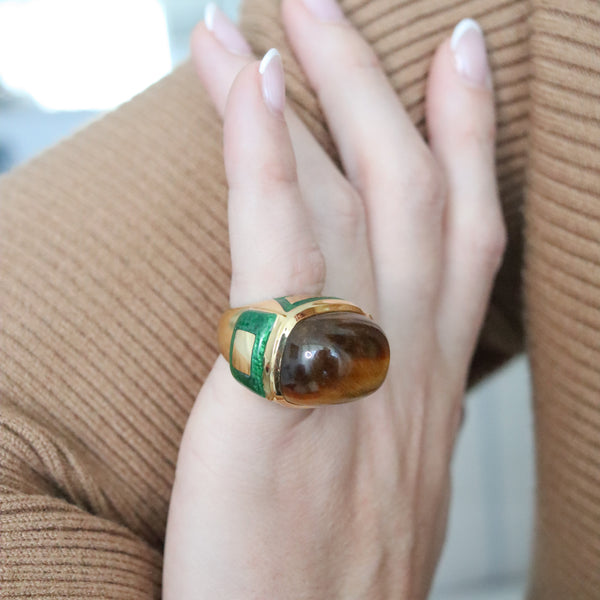 -David Webb 1970 Vintage Cocktail Ring In 18Kt Yellow Gold With Tiger Eye Quartz