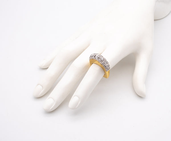 *Kutchinsky 1973 London 18 kt & platinum ring with 1.25 Ctw of VS diamonds