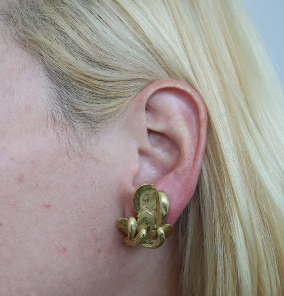 -Chaumet Paris 1970 Retro Modernist Clip On Earrings In 18Kt Yellow Gold