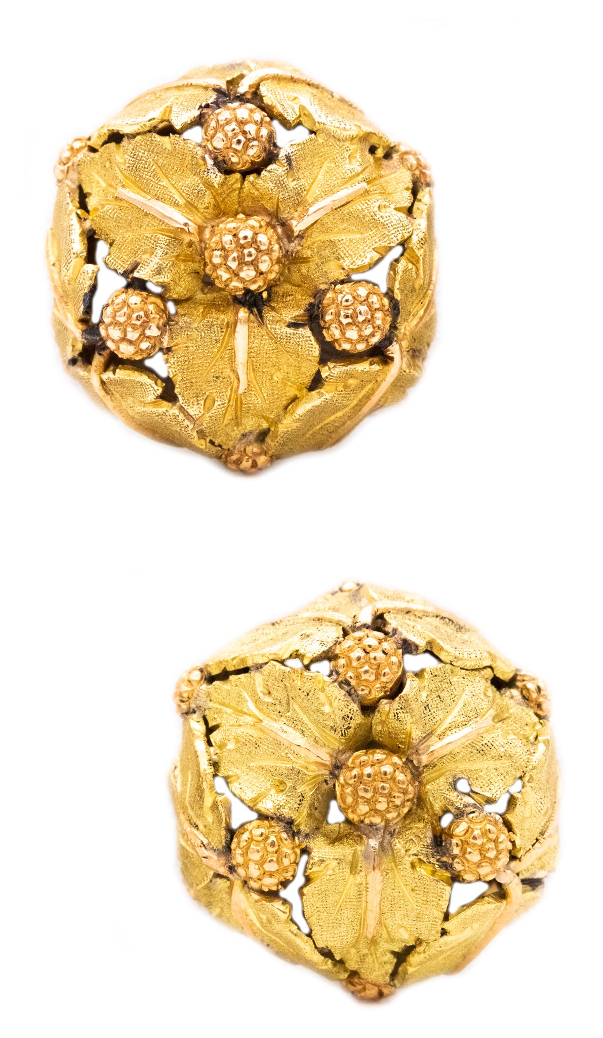 *Buccellati 1960 Milano 18 kt textured yellow gold earrings with organics motifs