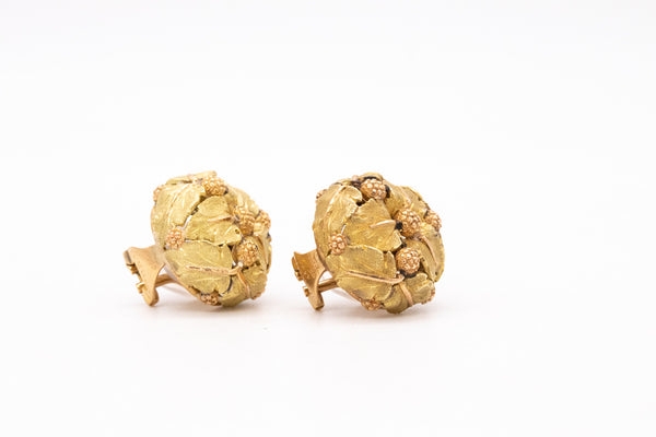 *Buccellati 1960 Milano 18 kt textured yellow gold earrings with organics motifs