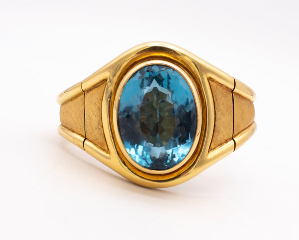 *Burle Marx 1970 Brazil rare massive geometric bracelet in 18 kt yellow gold with 66.56 Cts in blue topaz
