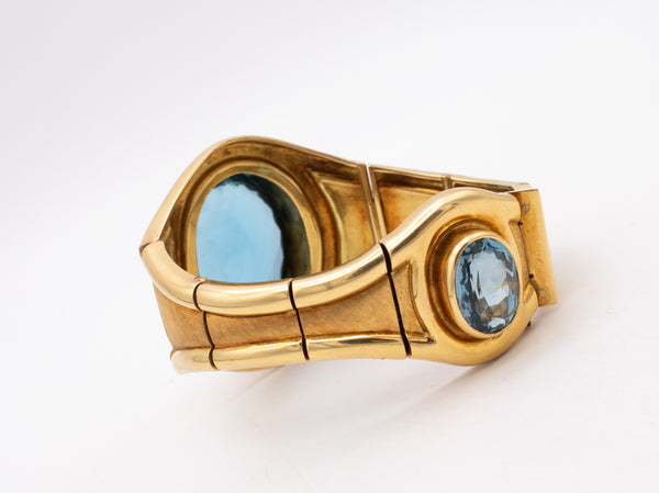 *Burle Marx 1970 Brazil rare massive geometric bracelet in 18 kt yellow gold with 66.56 Cts in blue topaz