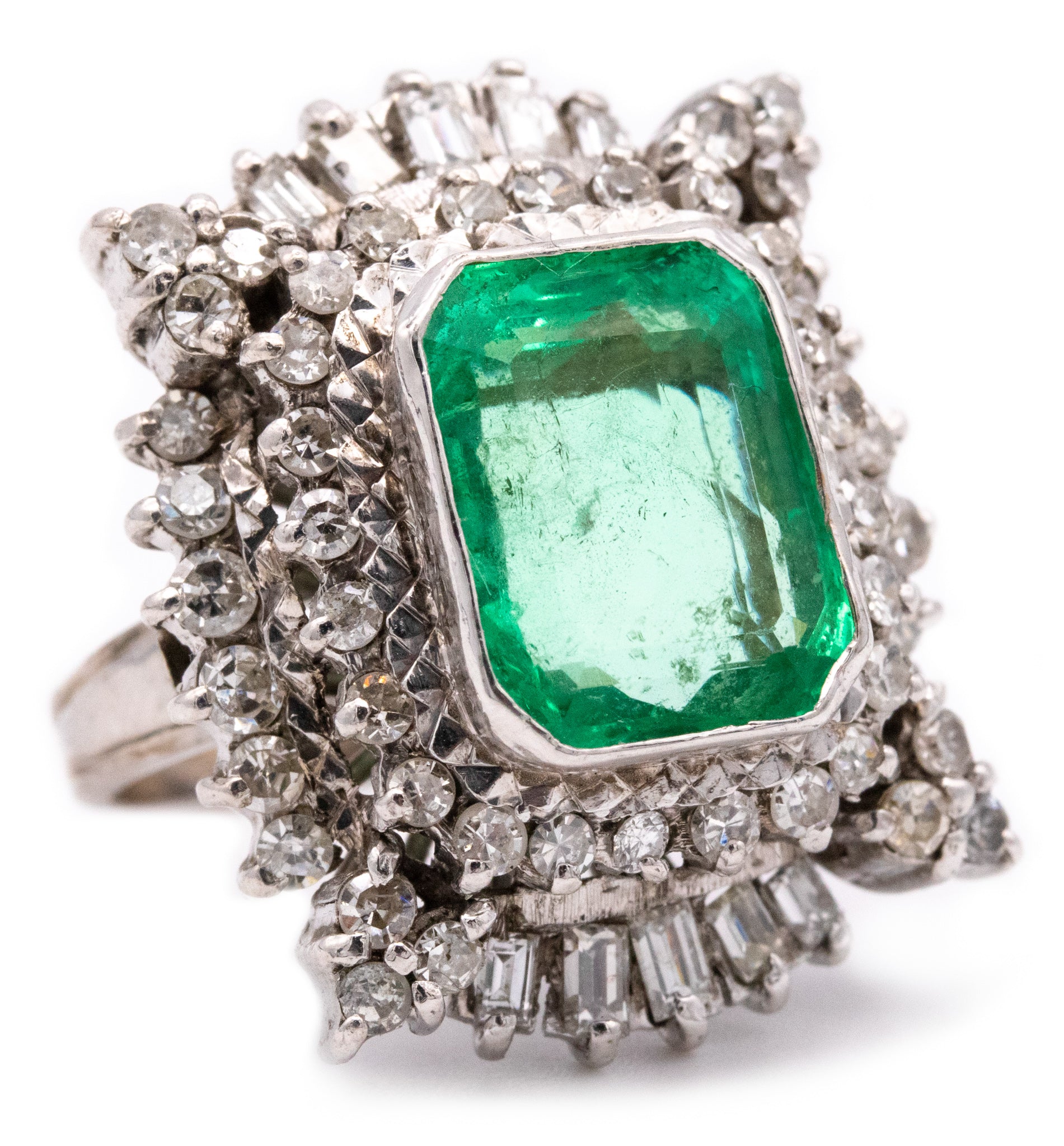 PALLADIUM ANTIQUE COLONIAL RING WITH 9.3 Cts IN DIAMONDS & EMERALD