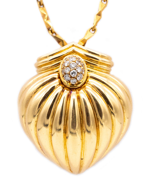 BOUCHERON Paris Jaipur Pendant Brooch In 18Kt Yellow Gold With VVS Diamonds