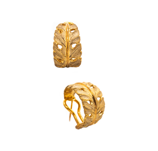 *Buccellati 1970 Milano 18 kt yellow gold earrings with organic leaves motifs