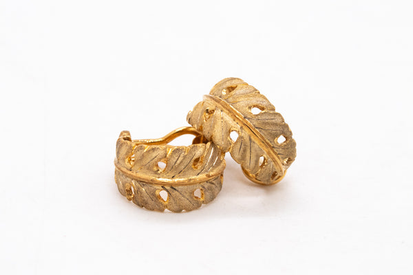 *Buccellati 1970 Milano 18 kt yellow gold earrings with organic leaves motifs