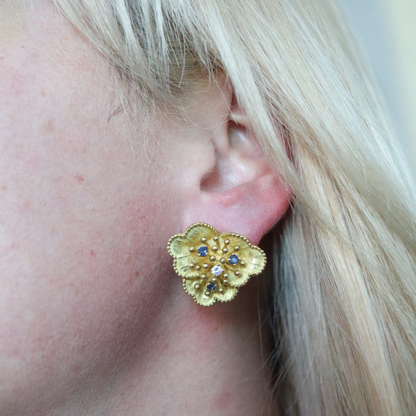 -Tiffany Co. 1960 Retro Flowers Earrings In 18Kt Gold With Sapphires And Diamond