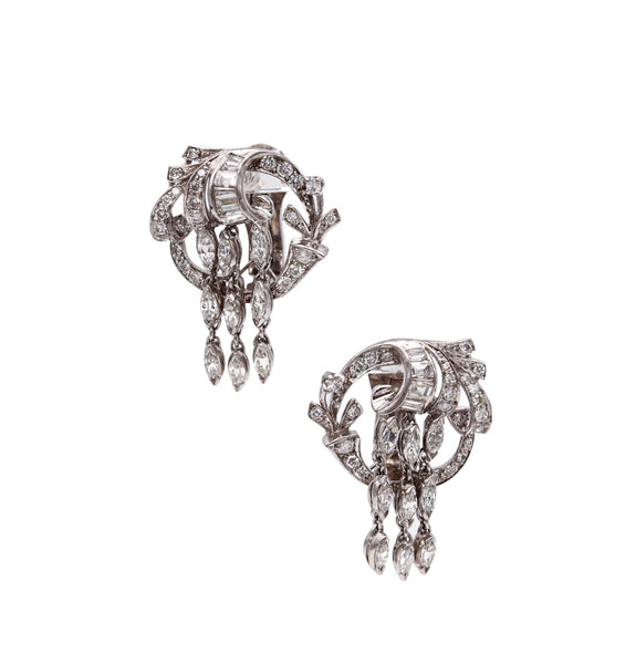 *French 1930 Art Deco Platinum dangling earrings with 3.74 Cts in mixed cuts Diamonds