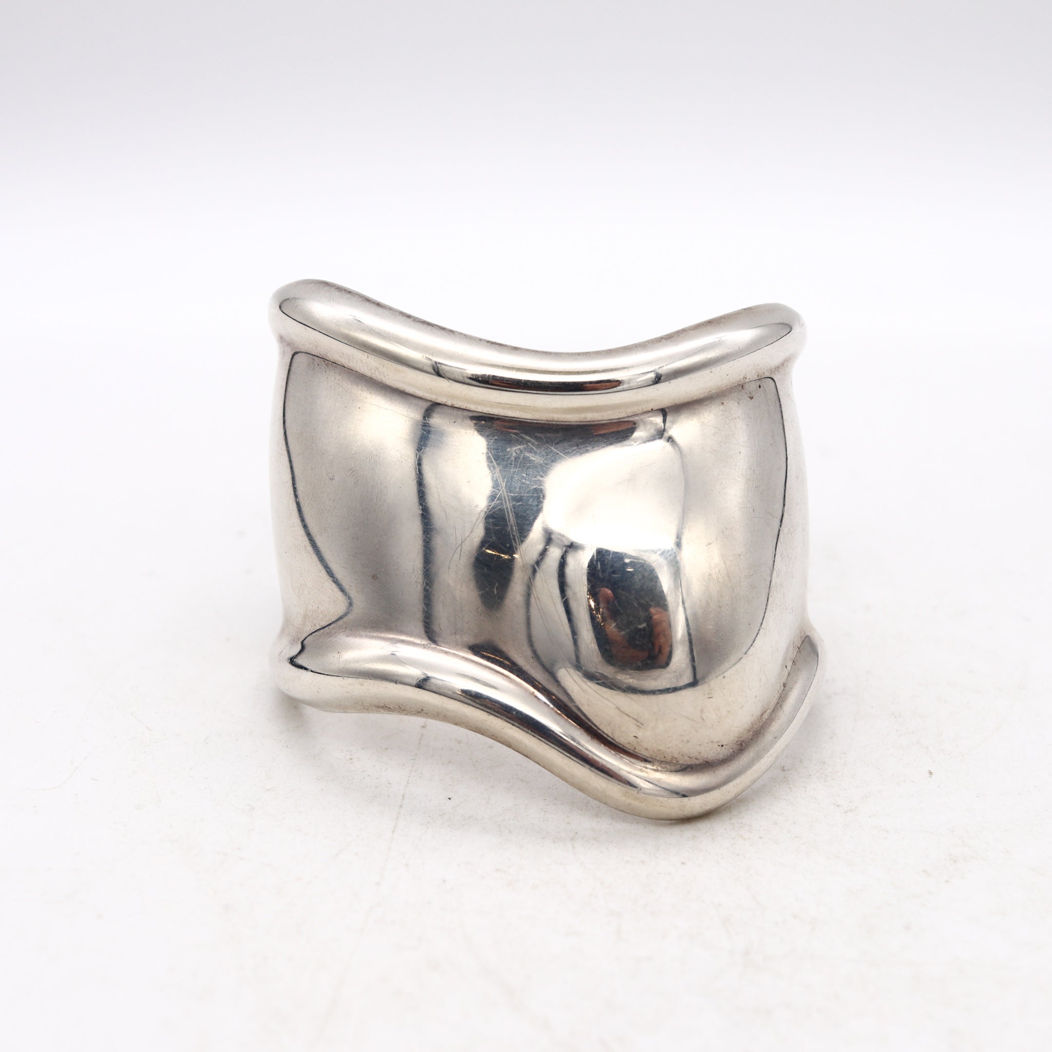 Tiffany & Co 1978 Elsa Peretti Rare Vintage Medium Right Tiffany & Co 1978 Elsa Peretti Rare Vintage Medium Right